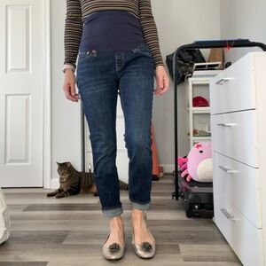 Gap maternity girlfriend jean size 26